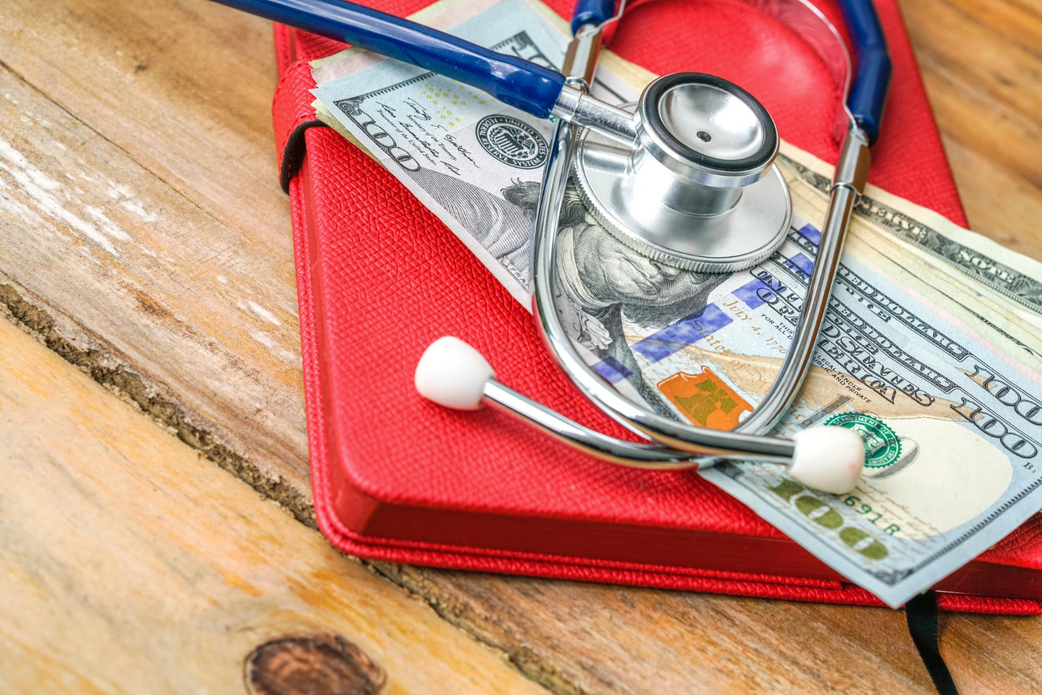 Como médicos podem pagar menos impostos sem correr riscos fiscais